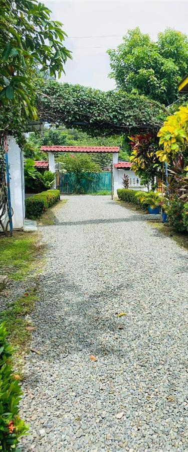 Hospedaje Quepos Exterior foto